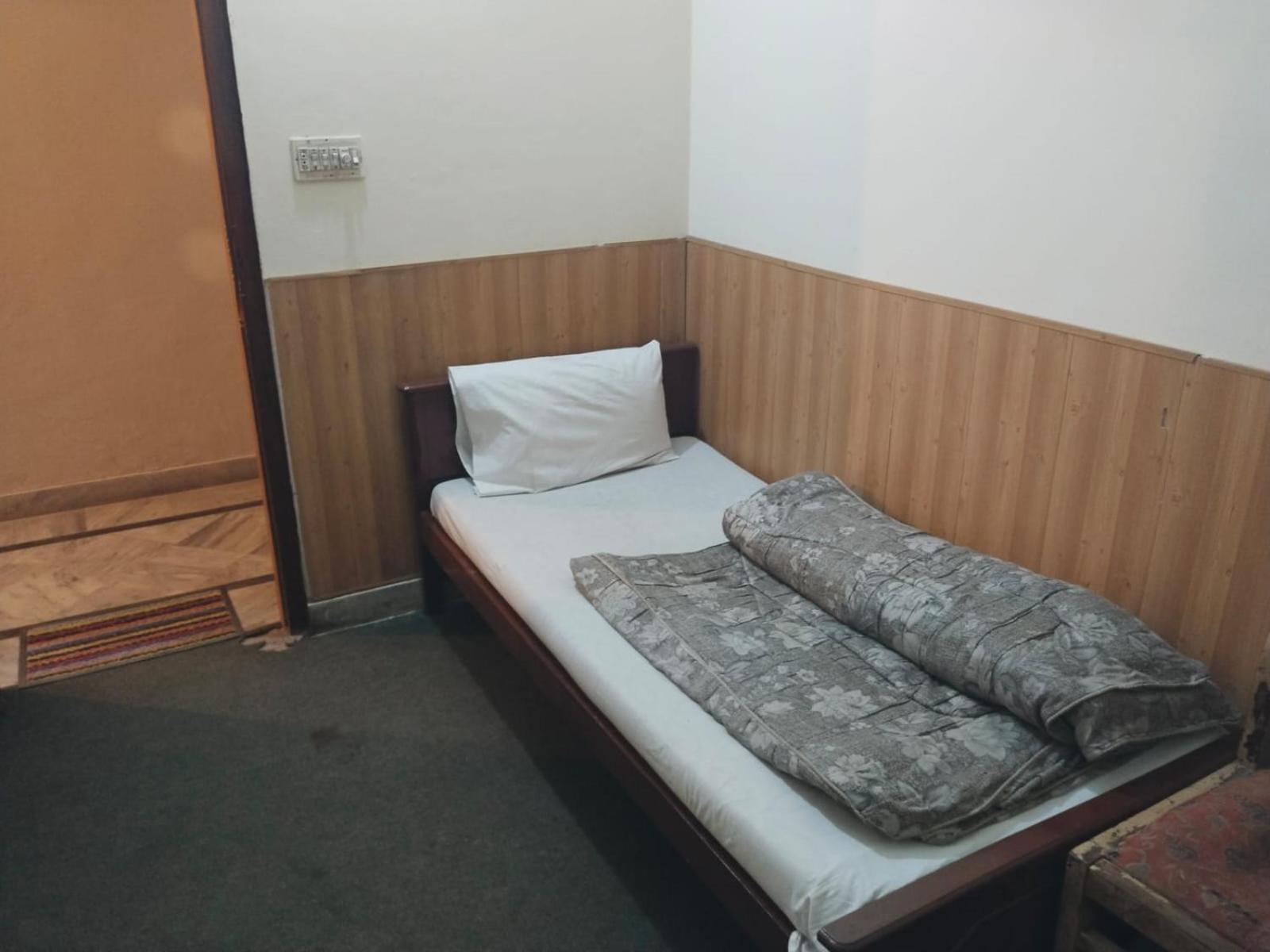 Shahzad Hotel Rawalpindi Ngoại thất bức ảnh
